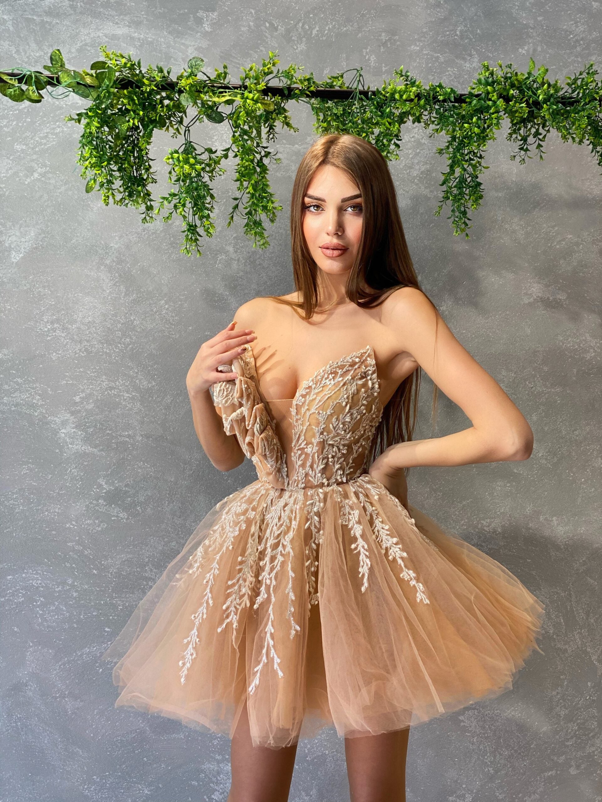 Gold strapless hotsell dress short